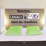 钟楼圣昆廷酒店 3*