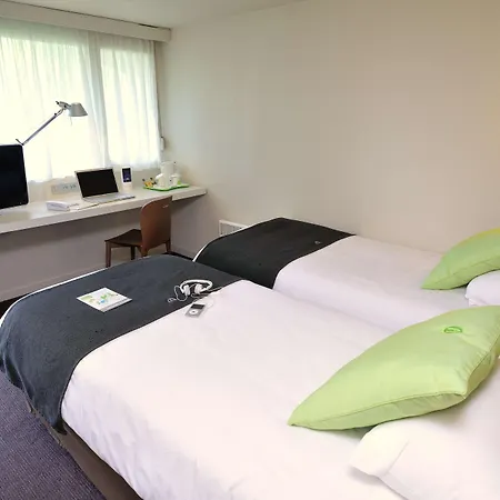 Campanile Quentin Hotel 3*