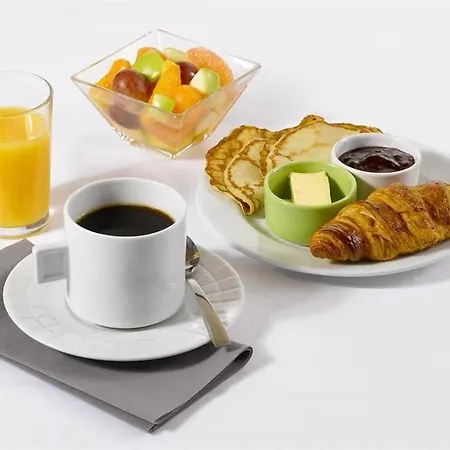 Campanile Quentin 3*