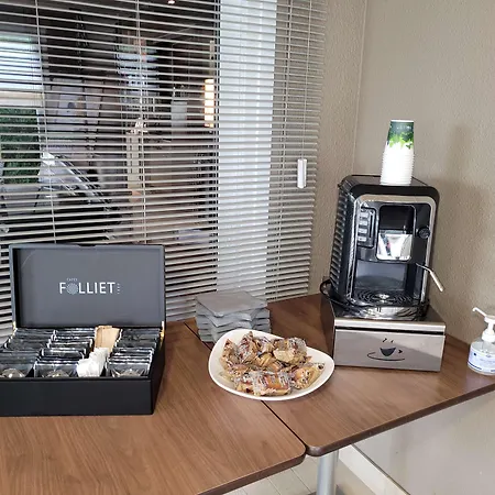 Campanile Quentin فندق