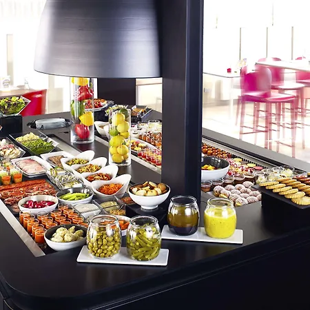 Campanile Quentin فندق