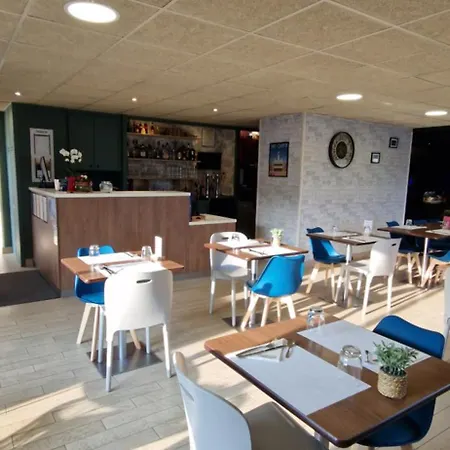 Campanile Quentin فندق