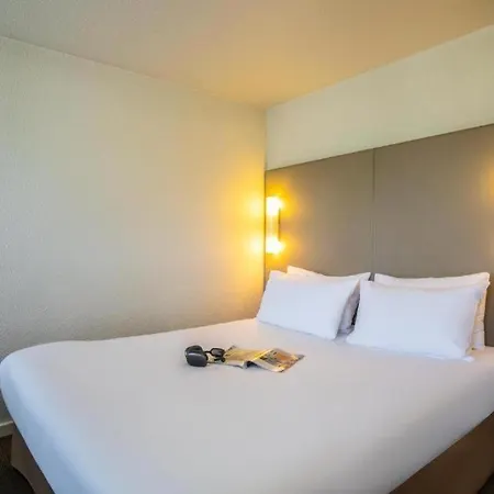 فندق Campanile Quentin سانت كونتان