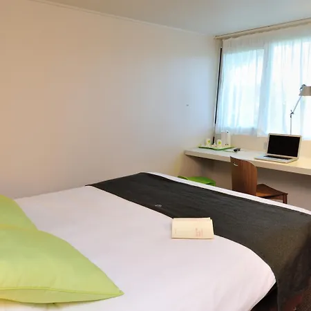 Campanile Quentin Hotel 3*