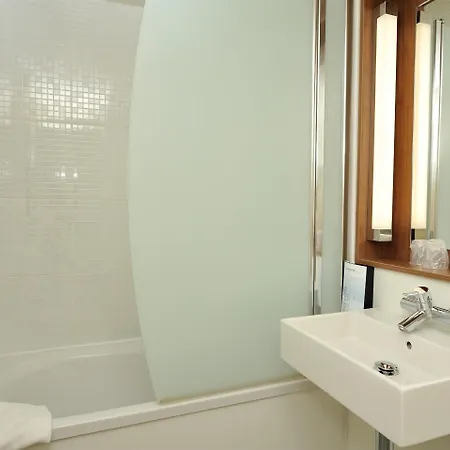 Campanile Quentin 3* Сен-Кантен