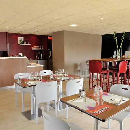 Campanile Quentin 3*