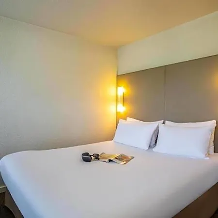 Campanile Quentin Hotel 3*