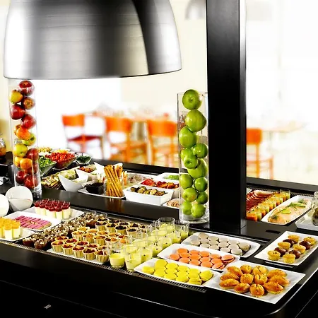 Campanile Quentin 3*