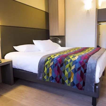 Campanile Quentin فندق