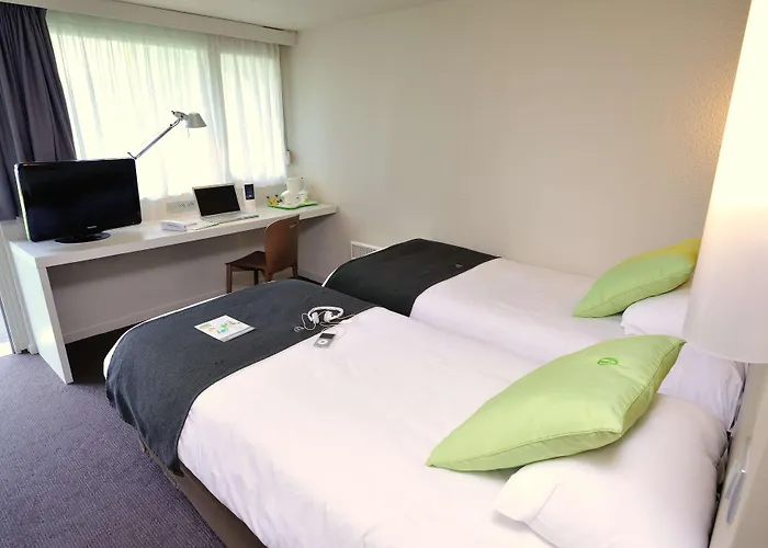 Campanile Quentin Hotel 3*