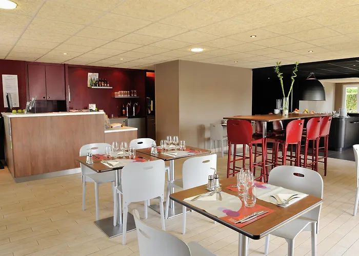 Campanile Quentin 3*