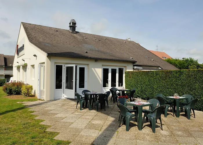 Hotel Campanile Quentin 3*