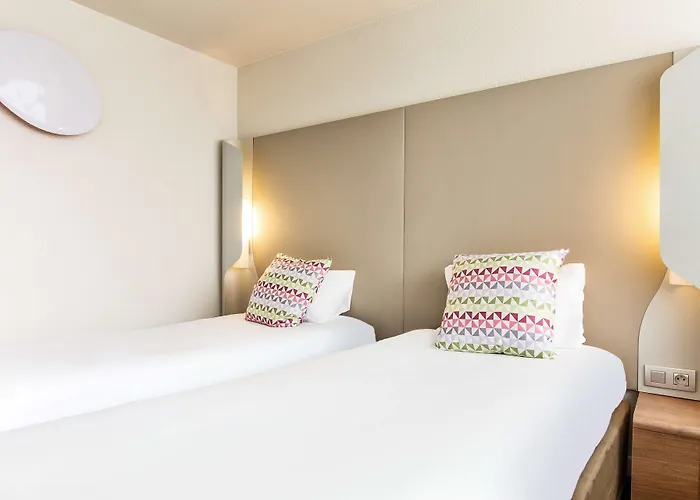 Hotel Campanile Quentin 3*